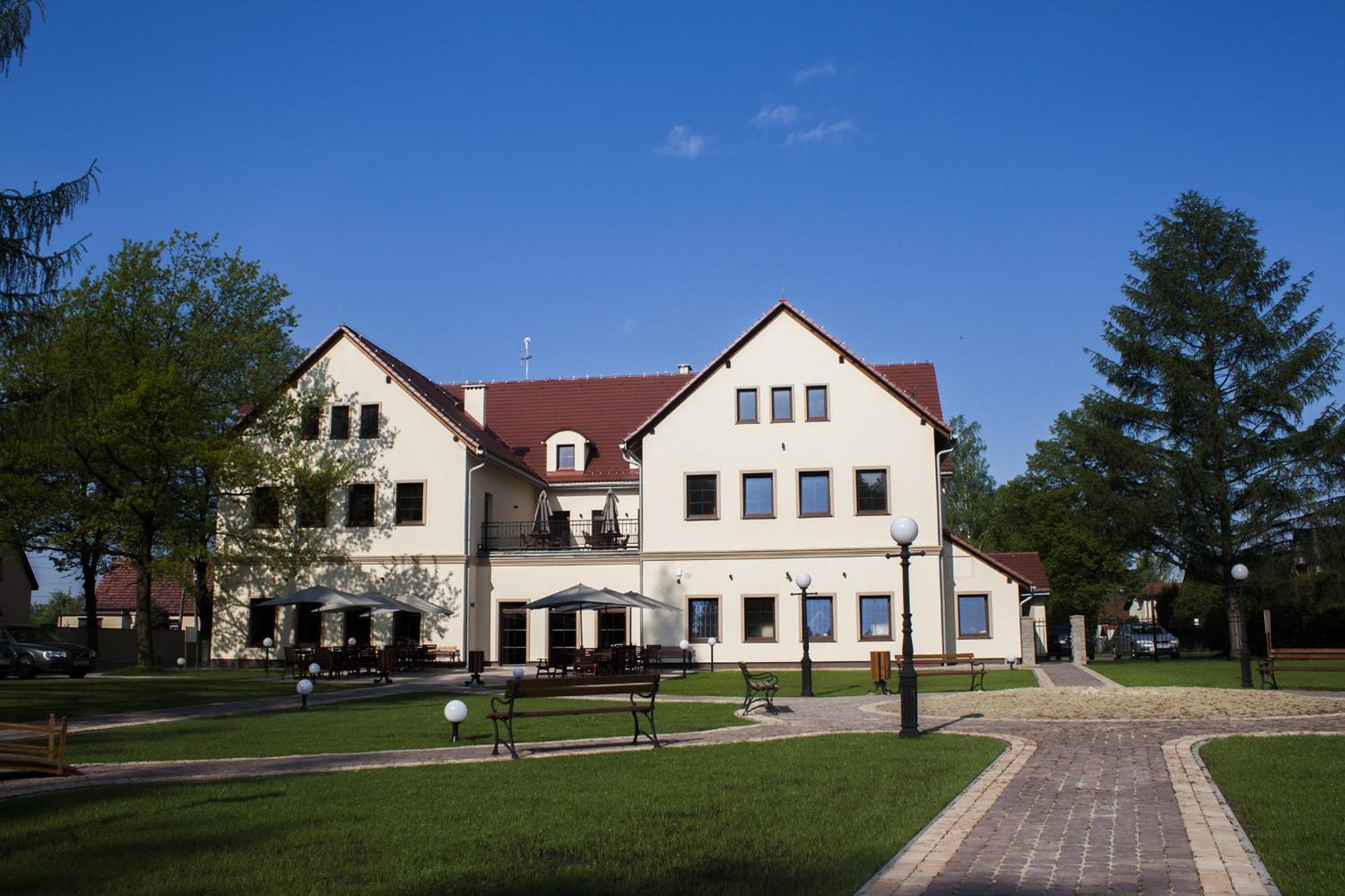 Hotel Modrzewiowy Dwor Gliwice Exterior photo