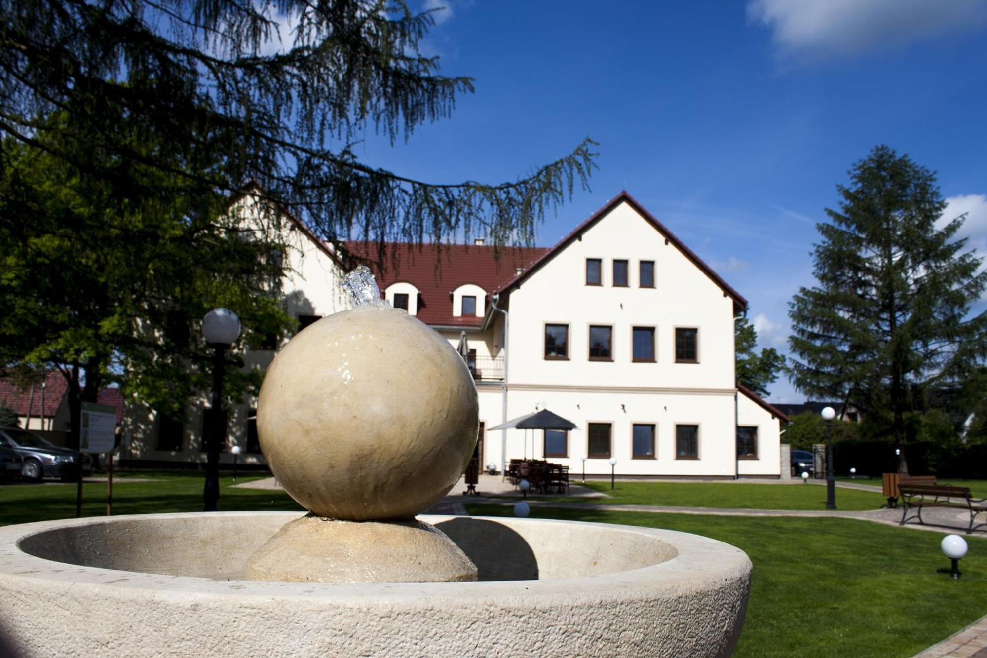 Hotel Modrzewiowy Dwor Gliwice Exterior photo