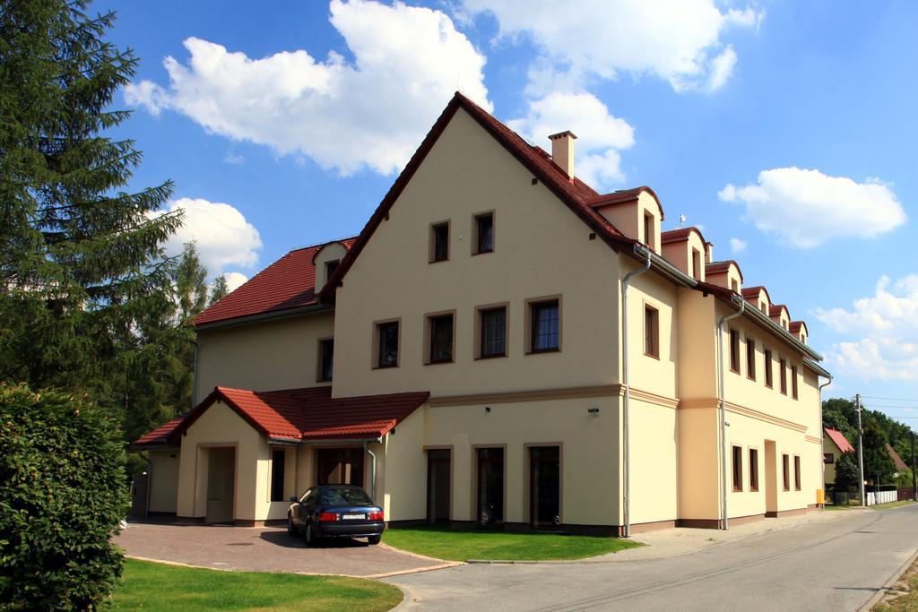 Hotel Modrzewiowy Dwor Gliwice Exterior photo